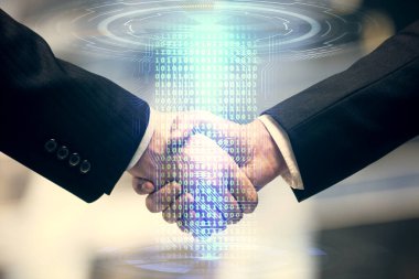 İki kişinin veri temalı hologramı ve el sıkışması. Bilişim endüstrisi konseptinde ortaklık.