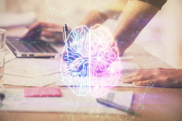 コンピュータや脳のホログラムドローイングに取り組む女性の手のマルチ露出 愛の概念 — ストック写真