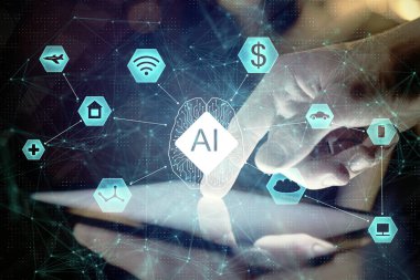 Bir adamın elini tutarken ve dijital bir cihaz ve veri temalı hologram çizimi kullanırken çift pozlama. Teknoloji konsepti.