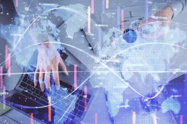 İnsan elinin bilgisayar klavyesi ve iş temalı hologram çiziminin üzerine iki kez yazı yazması. Üst Manzara. Finans piyasası kavramı.