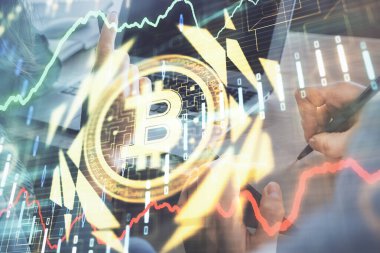 Kadın ve erkeğin birlikte çalıştığı ve şifreli temalı hologramı finanse ettiği çifte pozlama. Zincir işi konsepti. Bilgisayar arkaplanı.