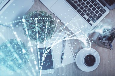 Telefonunla masanın üzerine DNA çizimi yapılmış. Üst Manzara. Bilim eğitimi kavramı.