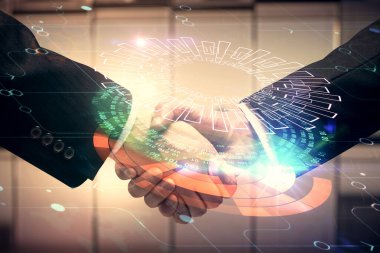 İki kişinin veri temalı hologramı ve el sıkışması. Bilişim endüstrisi konseptinde ortaklık.