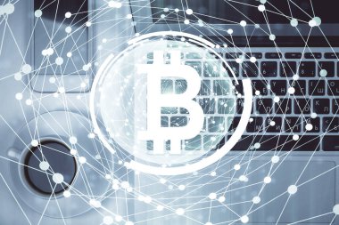 Masaüstü arkaplanındaki bilgisayarın üzerinden engelleme temalı hologram çizimleri. Üst Manzara. Çift pozlama.