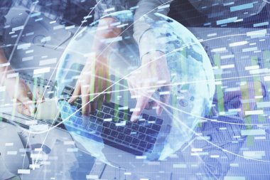 Kadın ve erkeğin birlikte çalışması ve iş temalı hologram çizimi. Bilgisayar arkaplanı. Üst Görünüm.