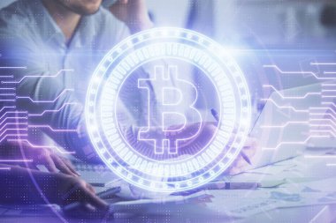 Kadın ve erkeğin birlikte çalıştığı ve şifreli temalı hologramı finanse ettiği çifte pozlama. Zincir işi konsepti. Bilgisayar arkaplanı.