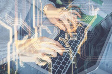 Bilgisayar ve teknoloji temalı çizimlerde kadın elinin çifte pozlanması. Yüksek Teknoloji kavramı.