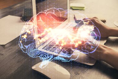 Bilgisayar ve beyin hologramı çizimleri üzerinde çalışan çok sayıda kadın eli var. Ai kavramı.