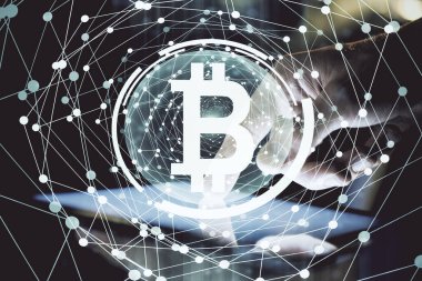 Bir adamın elini tutarken ve telefon ve kripto para birimi engelleme teması kullanırken çift pozlama.