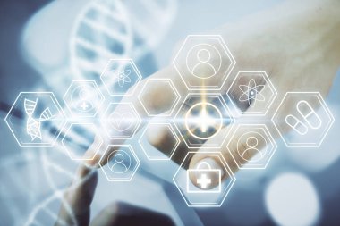 Bir adamın elini tutarken ve bir telefon ve DNA çizimi kullanırken iki kez görüntülenmiş. Tıp eğitimi kavramı.