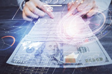 Teknolojinin iki katına çıkması hologram, dolar banknotları ve insan eli. Veri kavramı