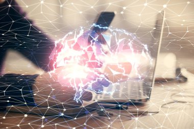 Bir adamın elini tutarken ve dijital bir cihaz ve beyin hologramı çizerken çift pozlama. Veri kavramı.