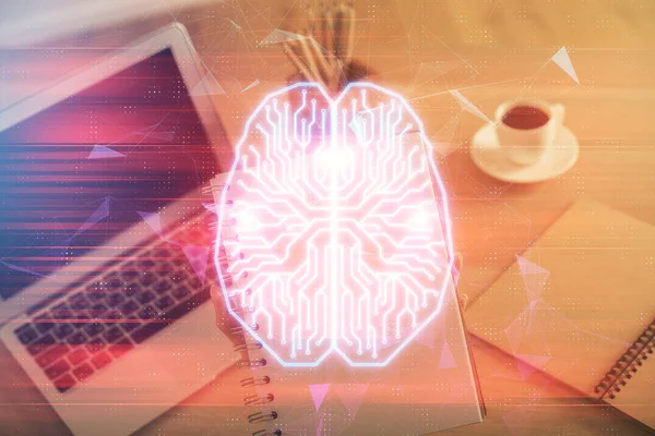 컴퓨터 인간의 홀로그램 그림을 사용하여 일하는 노출되었다 — 스톡 사진