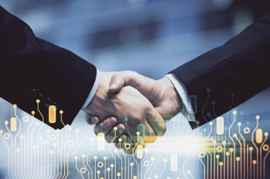 İki kişinin veri temalı hologramı ve el sıkışması. Bilişim endüstrisi konseptinde ortaklık.