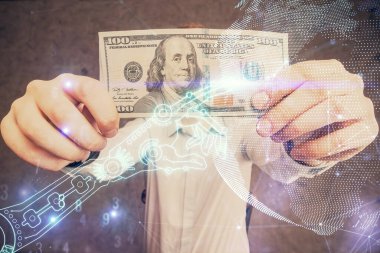 Teknolojinin hologramı, Amerikan dolarları ve insan eli çizimleri. Teknoloji konsepti.