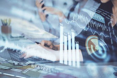 Bilgisayar ve teknoloji temalı çizimlerde kadın elinin çifte pozlanması. Yüksek Teknoloji kavramı.