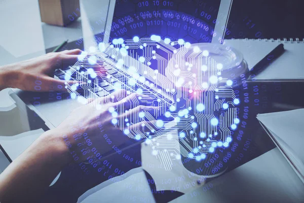 Bilgisayar Beyin Hologramı Çizimleri Üzerinde Çalışan Kadın Elleri Çift Pozlama — Stok fotoğraf