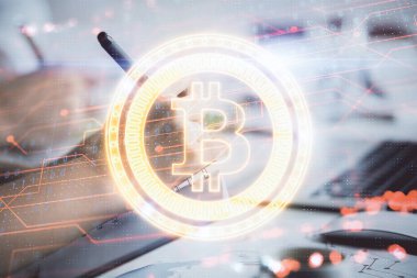 Arka planda not alan insanlar üzerine çizim yaparak engelleme temasının çifte pozlandırılması. Kripto para birimi kavramı