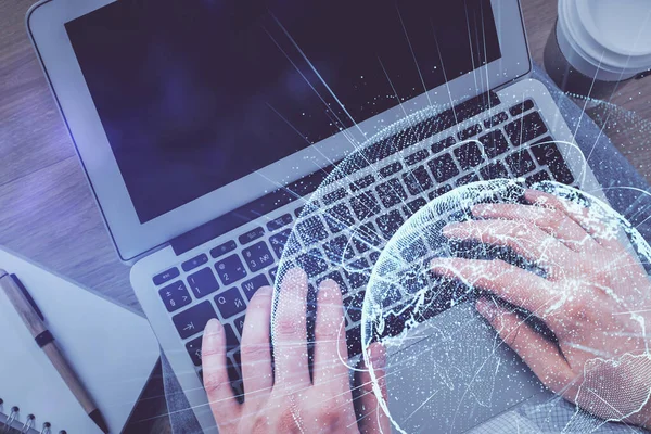 Doppelbelichtung Der Hände Beim Tippen Über Computertastatur Und Hologrammzeichnung Sozialen — Stockfoto