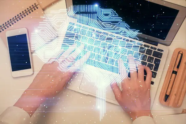 컴퓨터와 홀로그램 그림에 여성입니다 — 스톡 사진