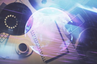 Teknoloji çizimi ve çalışma masası üst veiw çift pozlama. Yüksek teknoloji kavramı.