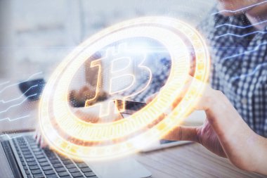 Elinde kredi kartı ve şifreli iş teması çizimi olan bir adamın çift pozu. Dijital engelleme zinciri ve E-ticaret kavramı.