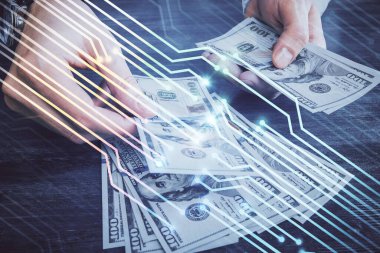 Teknolojiye çoklu maruz kalma hologram, dolar banknotları ve insan eli. Veri kavramı