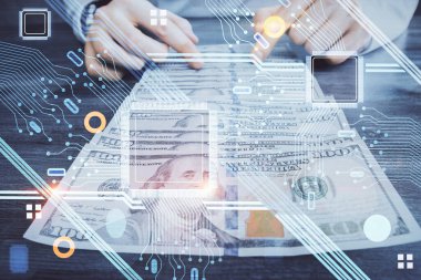 Teknolojinin iki katına çıkması hologram, dolar banknotları ve insan eli. Veri kavramı