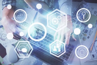 Kadın ve erkeğin birlikte çalıştığı çifte pozlama ve sosyal ağ temalı hologram çizimi. Bilgisayar arkaplanı. konsept bağlanıyor. Üst Görünüm.