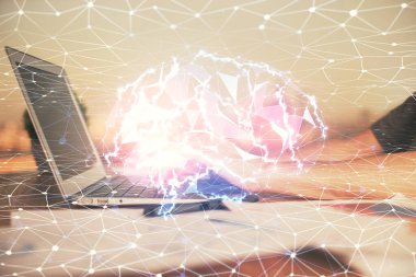 Bilgisayar ve insan beyin hologramı çizimleri üzerinde çalışan kadın ellerine çok maruz kaldı. Ai teknoloji konsepti.