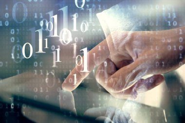 Dijital bir cihaz ve veri temalı çizim kullanan bir adamın el ele tutuşması. Yenilik kavramı.