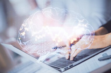 Bilgisayar ve beyin hologramı çizimleri üzerinde çalışan kadın elleri çift pozlama. Ai kavramı.