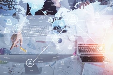 Kadın ve erkeğin birlikte çalıştığı çifte pozlama ve sosyal ağ temalı hologram çizimi. Bilgisayar arkaplanı. konsept bağlanıyor. Üst Görünüm.