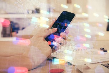 Bir adamın elini tutarken ve dijital bir cihaz ve veri temalı çizim kullanırken çift pozlama. Teknoloji konsepti.