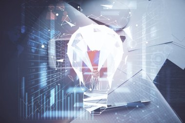 Ampulü telefonla masanın üzerine çizerken çift pozlama. Üst Manzara. Fikir kavramı.