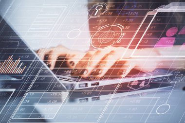 Bilgisayar ve veri temalı hologram çizimlerinde çalışan kadın elleri çift pozlama. Teknoloji kavramı.