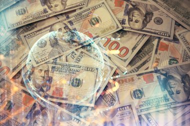 Dünya haritasının arka plandaki dolarları iki katına çıkarması. Uluslararası kavram.