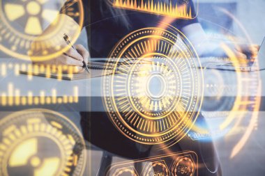 Bilgisayar ve teknoloji temalı çizimlerde kadın elinin çifte pozlanması. Yüksek Teknoloji kavramı.