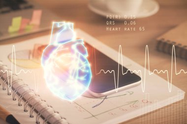 İnsan kalbi çizimine ve cep telefonu geçmişine iki kez maruz kalmış. Tıp eğitimi kavramı