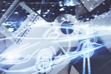 Otomotiv teknolojisi temalı çizimler telefon ile masaya konur. Üst Manzara. Otomatik pilot kavramı.