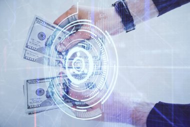Teknolojiye çoklu maruz kalma hologram, dolar banknotları ve insan eli. Veri kavramı