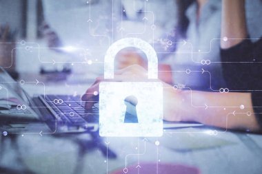 Bilgisayarda çalışan ve hologram çizimlerini kilitleyen kadın elleri çift pozlama. Güvenlik kavramı.