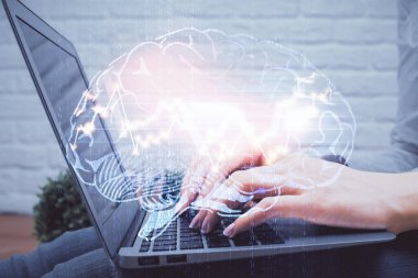 Bilgisayar ve beyin hologramı çizimleri üzerinde çalışan çok sayıda kadın eli var. Ai kavramı.