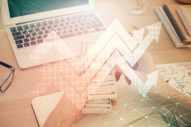 Çok sayıda ok, hologram, Amerikan dolarları ve insan eli. Büyüme kavramı.