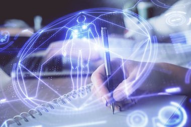 Eğitim temasının arka plan notları alan insanların üzerine çift taraflı çizimi. Çalışan insanlar kavramı