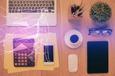 Masanın üzerinde telefonla çizim yaparken çok fazla şeye maruz kalmış. Üst Manzara. Başlangıcın konsepti.