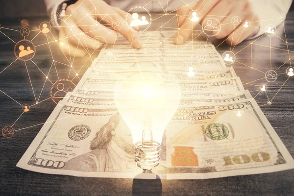 Sosyal Temasının Çoklu Pozlandırılması Hologram Amerikan Dolarları Insan Eli — Stok fotoğraf