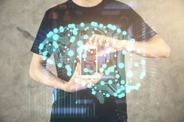 Bir adamın elini tutarken ve dijital bir cihaz ve beyin hologramı çizerken çift pozlama. Veri kavramı.