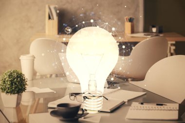 Ampul ve ofis içi arka planının iki katı. Fikir kavramı.