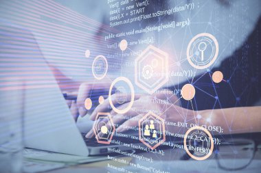 Bilgisayar ve veri temalı hologram çizimleri üzerinde çalışan kadın ellerine çok fazla maruz kalma. Teknoloji kavramı.